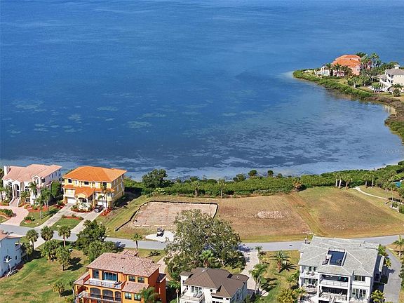 3rd image of 26 Harborpointe Dr