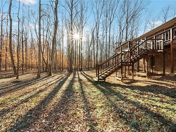 2nd image of 2446 Thrasher Rd