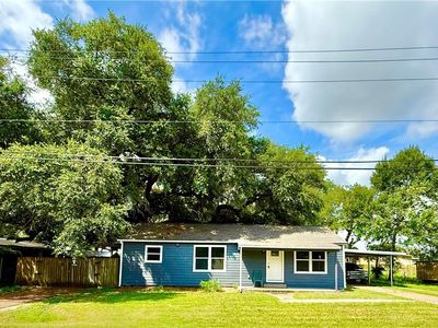 307 S East St, Edna, TX, 77957