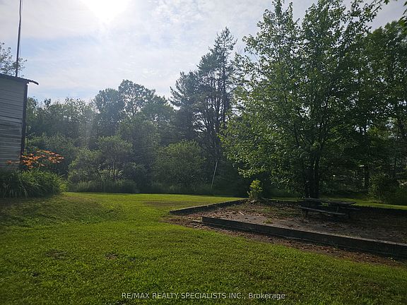 3rd image of 3878 Cambrian Rd