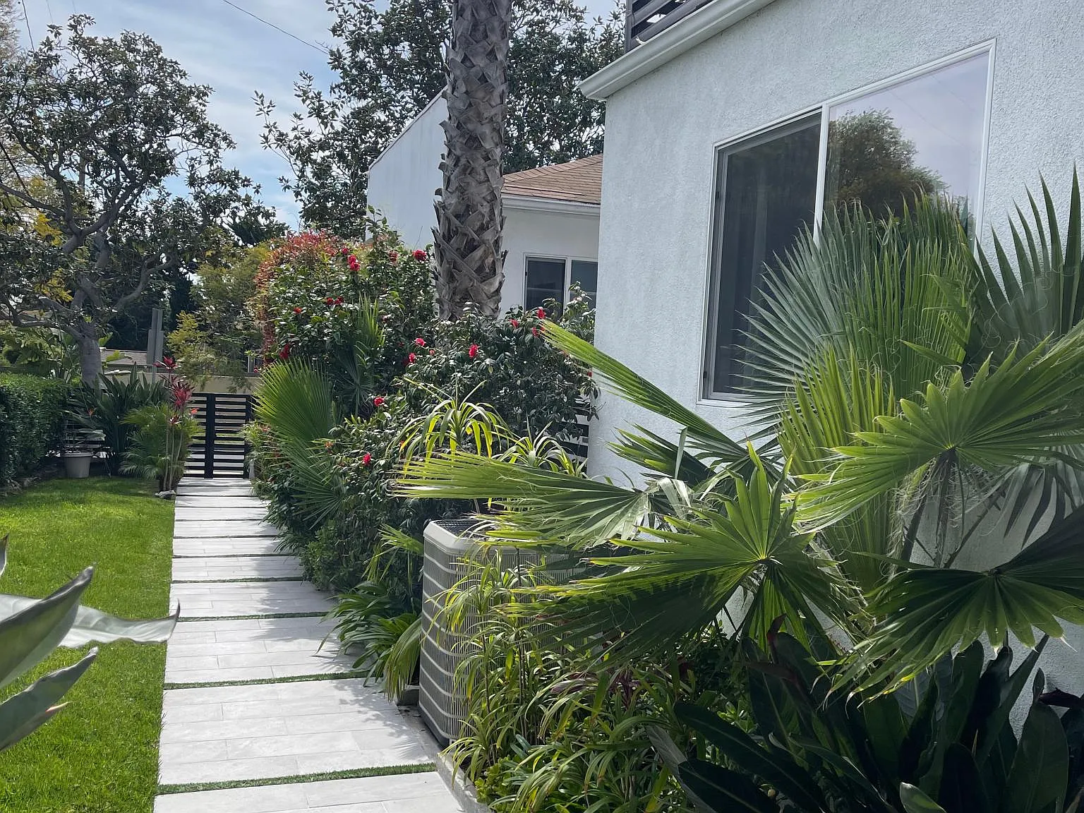 10917 Ayres Avenue — Photo 2