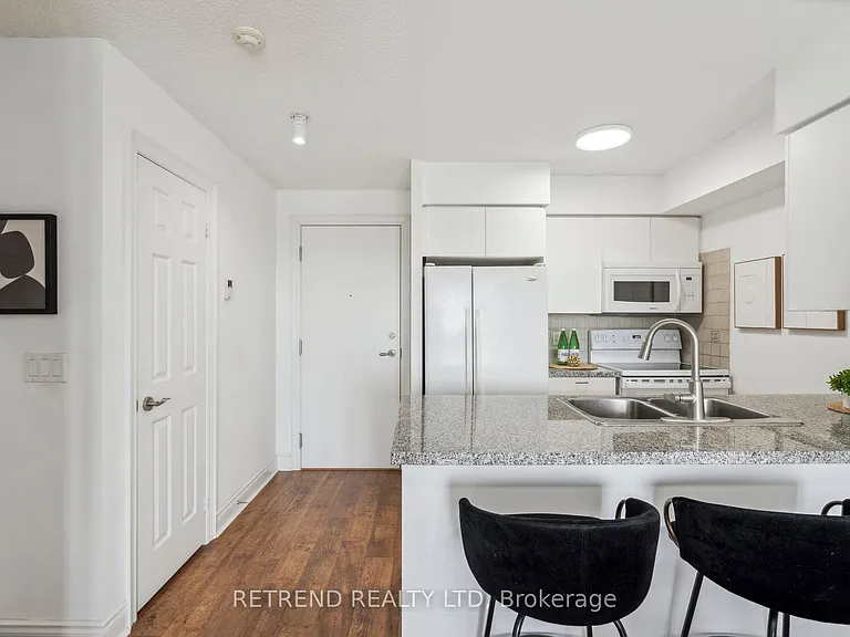 15 Greenview Ave #2111 — Photo 3