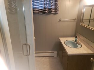 16 Kramer St, Hicksville, NY 11801