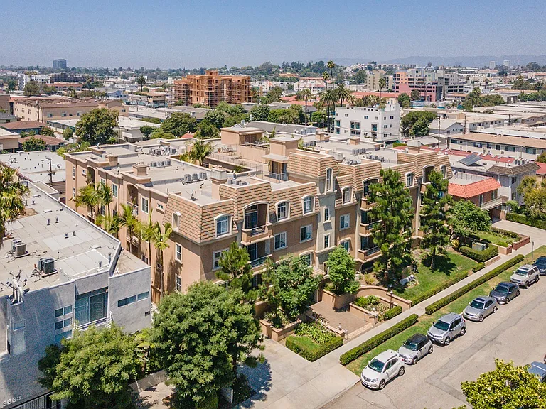 Lido Apartments - 3623 Jasmine Ave — Photo 2