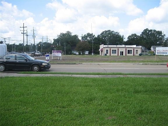 2nd image of 318 SW Railroad Ave