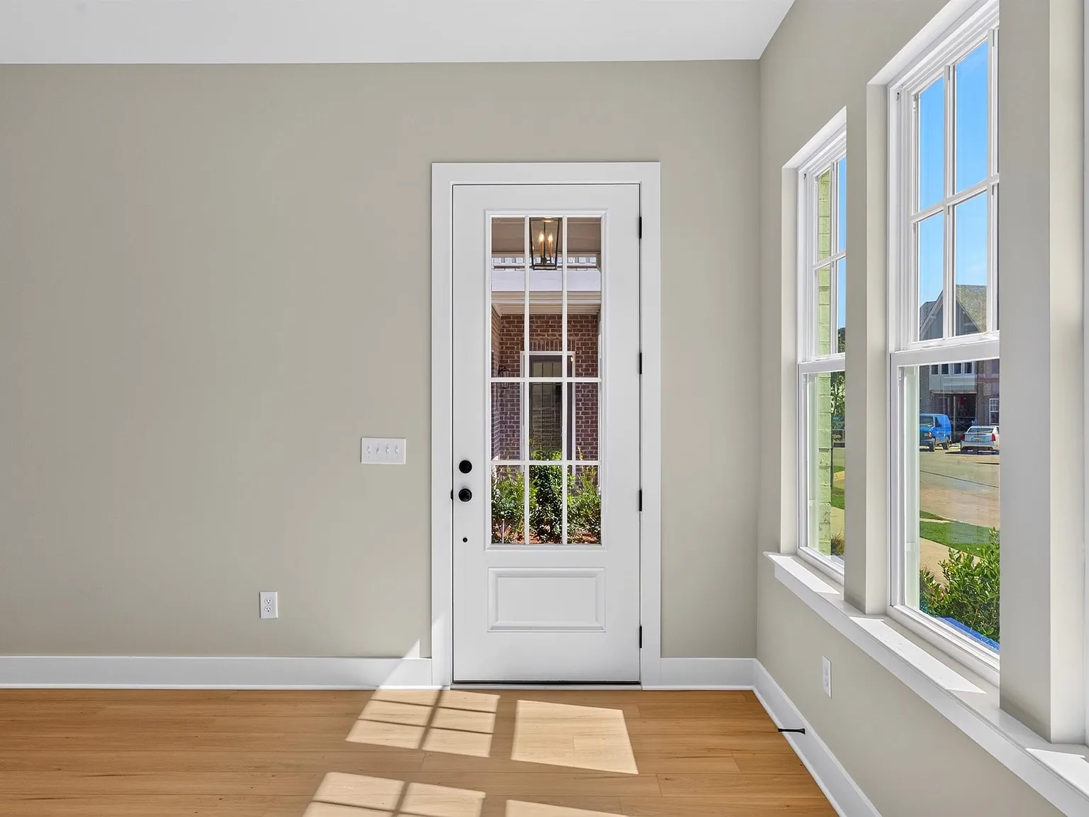 4 bed, 2.5 bath, $3,450 — Photo 3