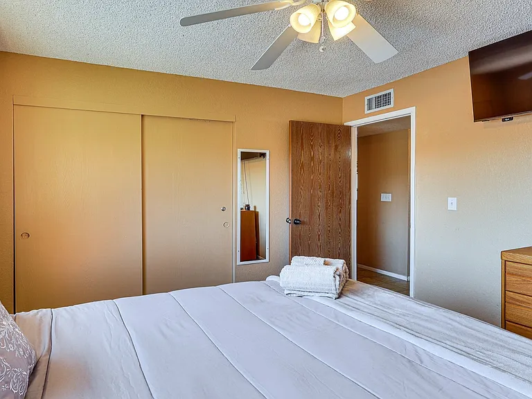 453 Lake Havasu Ave N #D — Photo 4