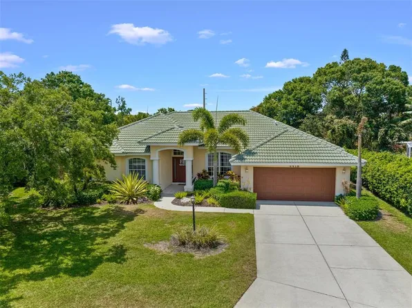 4418 Golden Lake Dr, Sarasota, FL 34233