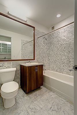 5th image of 37 Wall St APT 6E