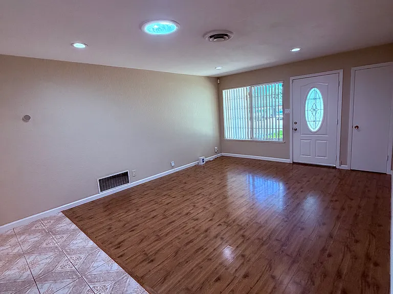 201 Thomas Way — Photo 17