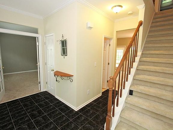 3rd image of 1661 Hemingway Dr