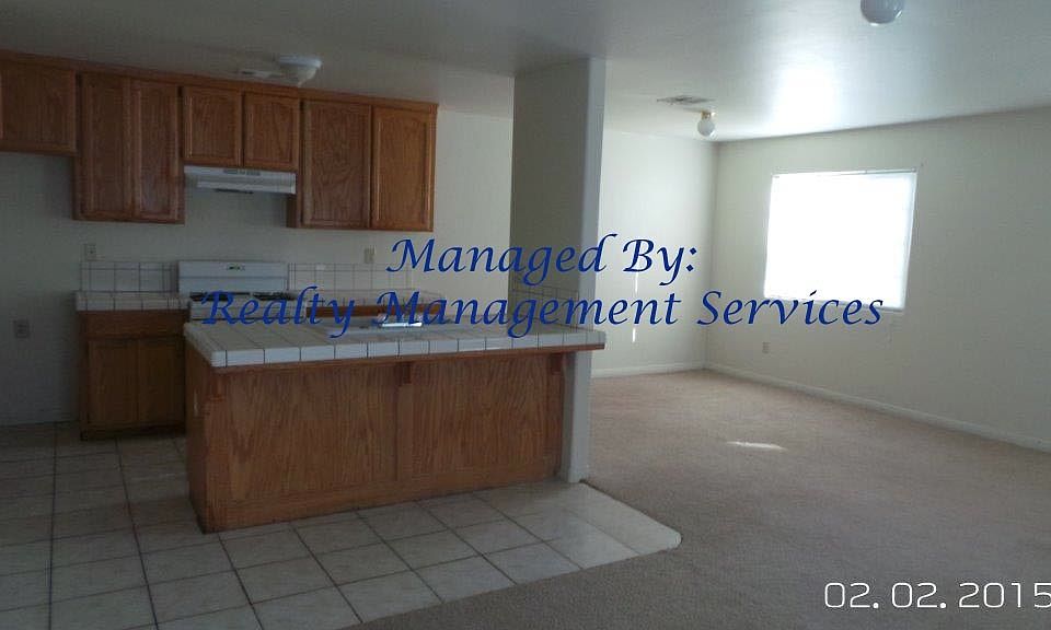 2nd image of 911 L St APT A