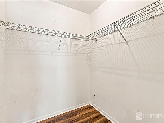 4th image of 34 Foxtail Ln