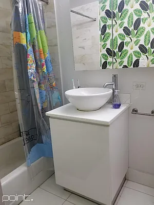 Rented by Point NYC | media 25