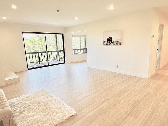 2nd image of 1325 Mar West St #2