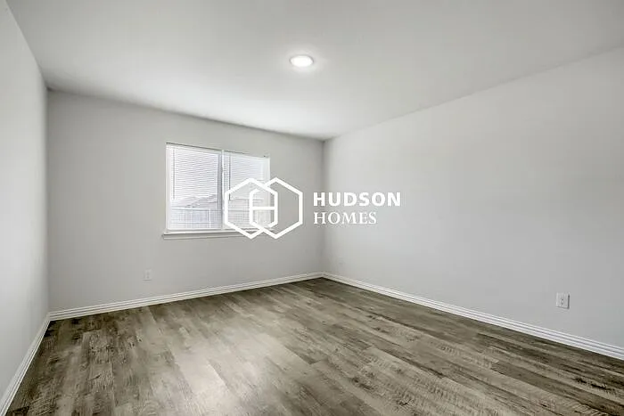 2719 William St — Photo 9