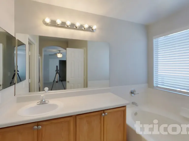 2114 Seattle Shore St — Photo 7