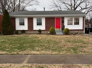 3902 Woodgate Ln, Louisville, KY 40220