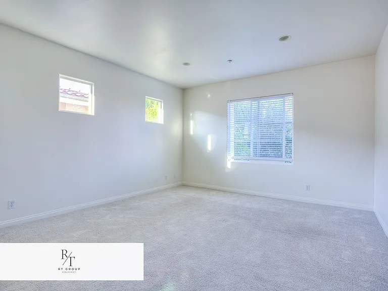 515 Florence Ave — Photo 20