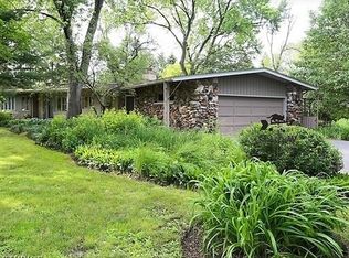 22W105 Ahlstrand Rd, Glen Ellyn, IL 60137