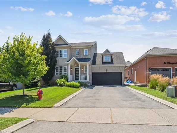 17 Winegarden Trl, Hamilton, ON L9H 7M1