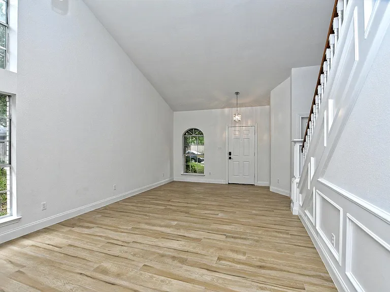 17607 Klamath Falls Dr — Photo 5