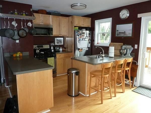 1st image of 406 Leverington Ave