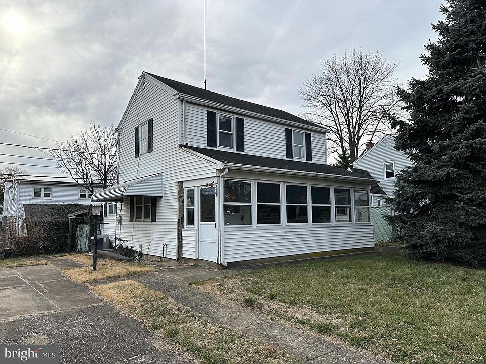 1st image of 818 W Penn Pines Blvd