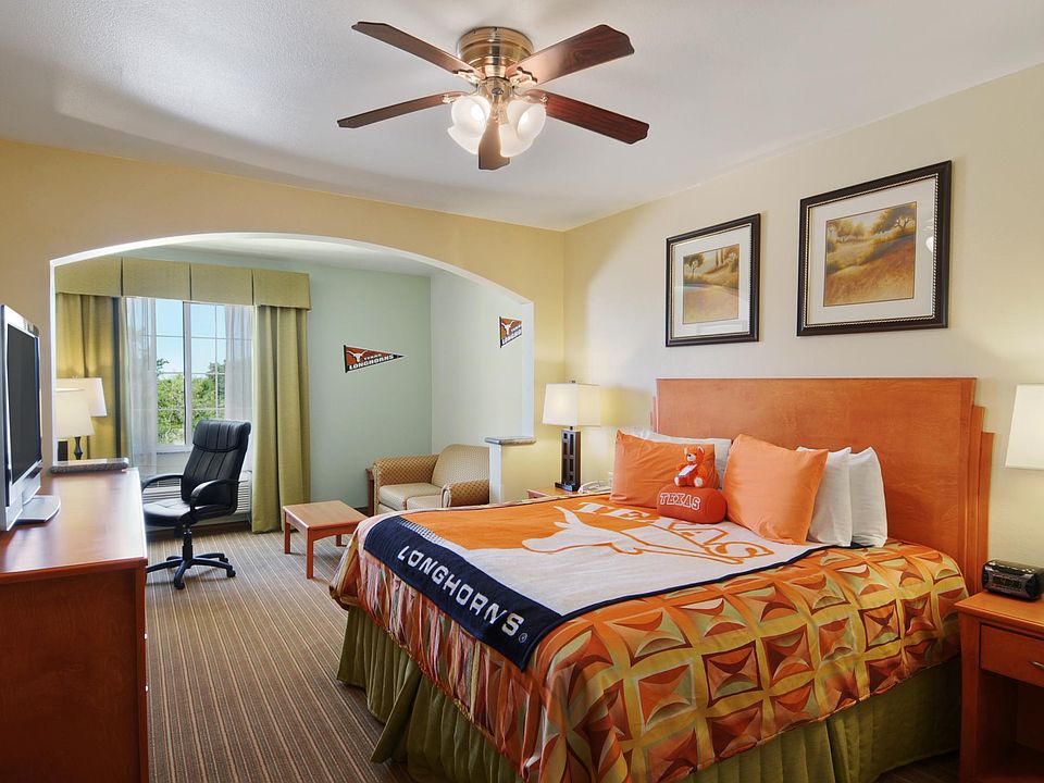 1st image of 5606 E 51st St #221