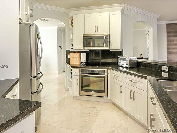 5th image of 10907 NW 87th Ln