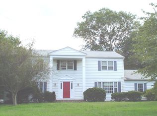 1 Terry Ln, Princeton Junction, NJ 08550