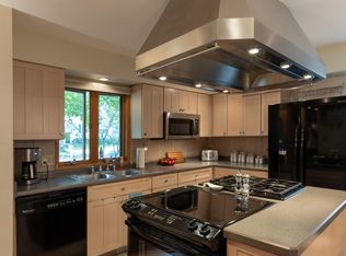 126 Amhurst St, Iowa City, IA 52245