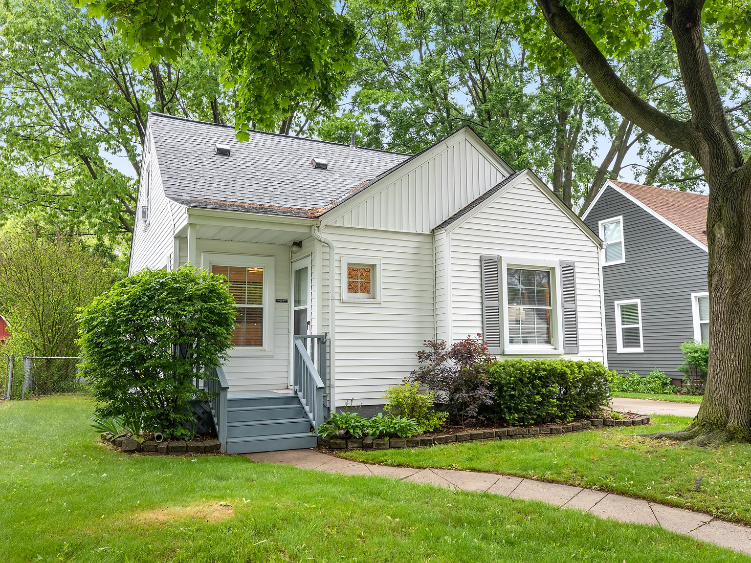 E Baker Ave, Clawson — Photo 1