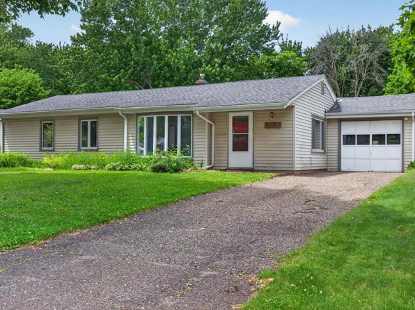 2071 Lindy Ave, Roseville, MN 55113