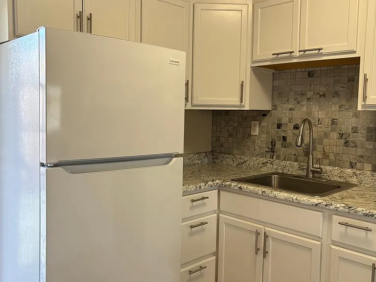 R1257 SW Plummer Ave — Photo 10