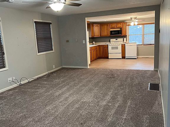 2nd image of 621 S Kingsley Ave
