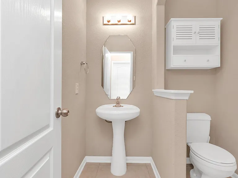 6630 Larocke Trl — Photo 28