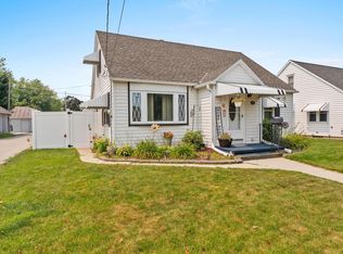 942 N 21st St, Manitowoc, WI 54220