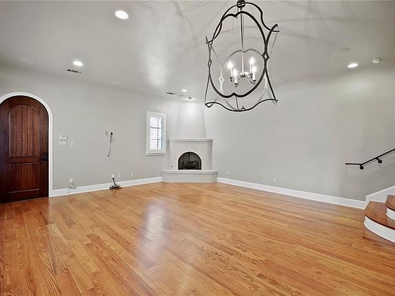5th image of 257 Casa Blanca Ave