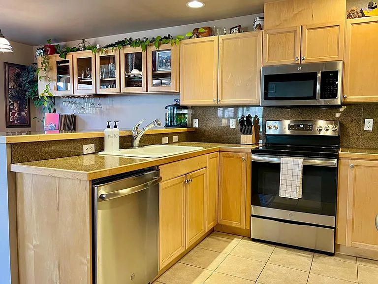 432 NE Ravenna Blvd #204 — Photo 9
