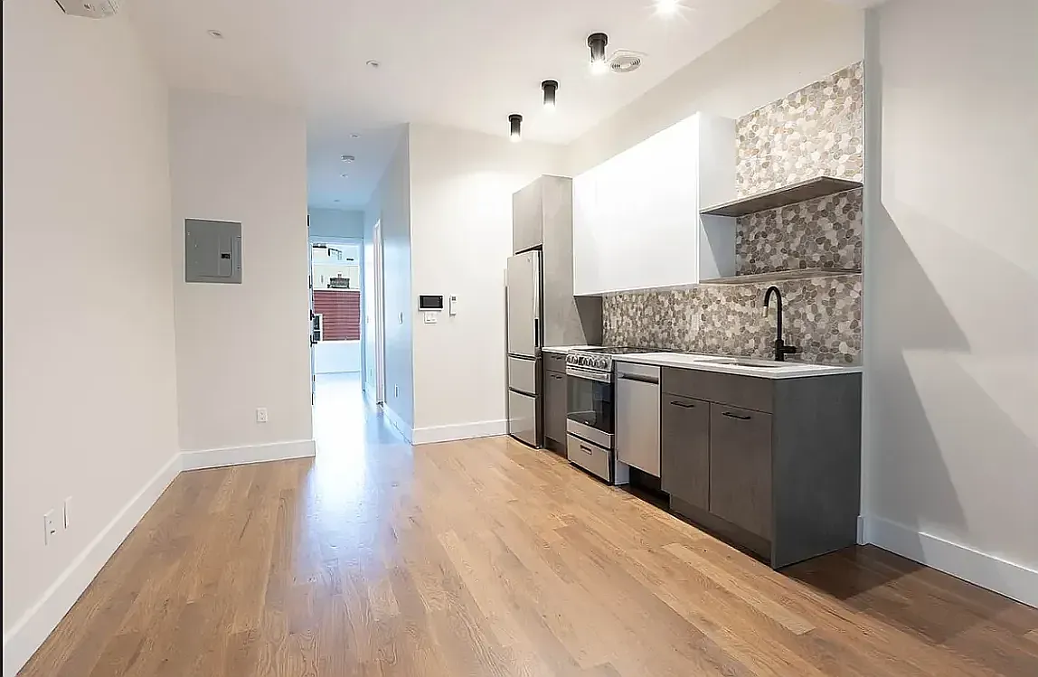 51 Ten Eyck Street — Photo 1