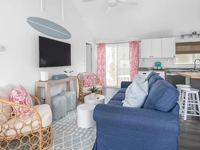 30 Roosevelt Rd #1 — Photo 11