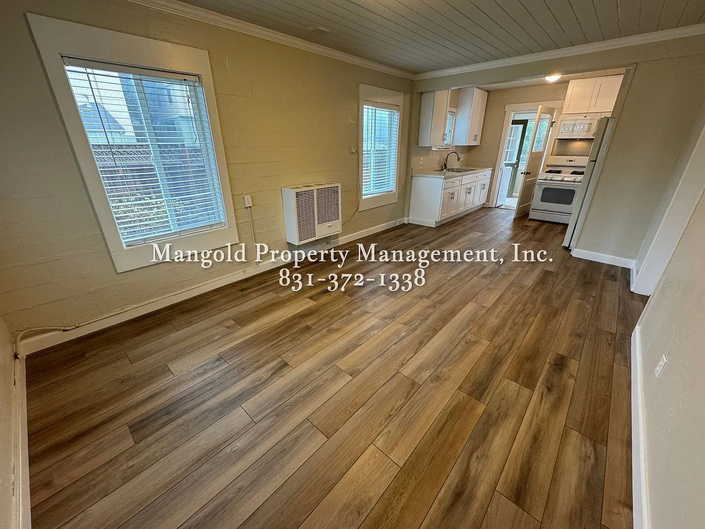 2-Bed 1-Bath Home with Large Fenced Yard — Photo 3