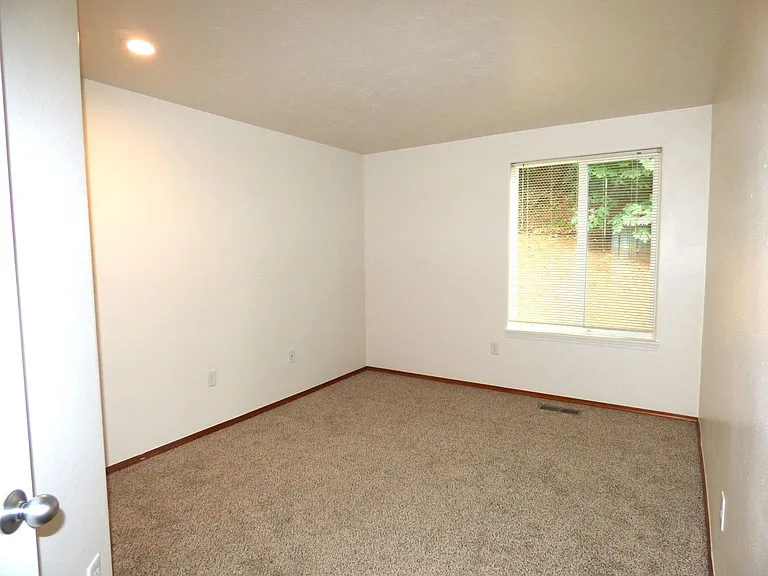 5699 Waln Creek Ct S — Photo 20