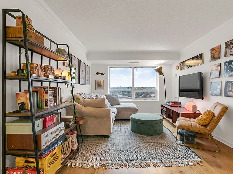 61 Heintzman St #1501 — Photo 10