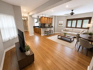 3rd image of 5233 S Michigan Ave #2S