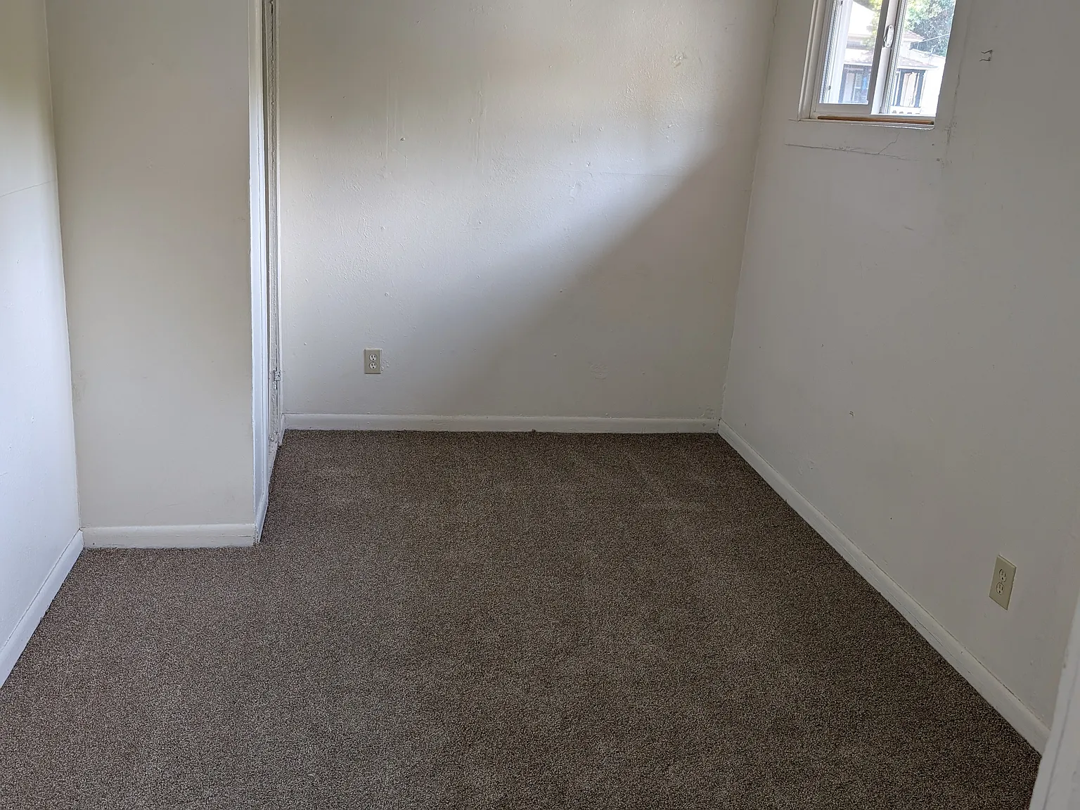 3 bed, 840 sqft, $1,400 — Photo 3