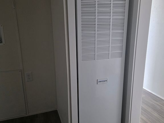 4th image of 1101 S Carbon Ave S #98