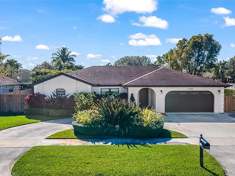 11798 SW 51st Ct — Photo 16