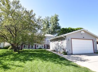 2013 4th Ave E, West Fargo, ND